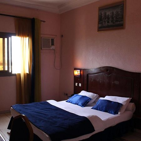 Prestige Hotel Yaounde Bagian luar foto