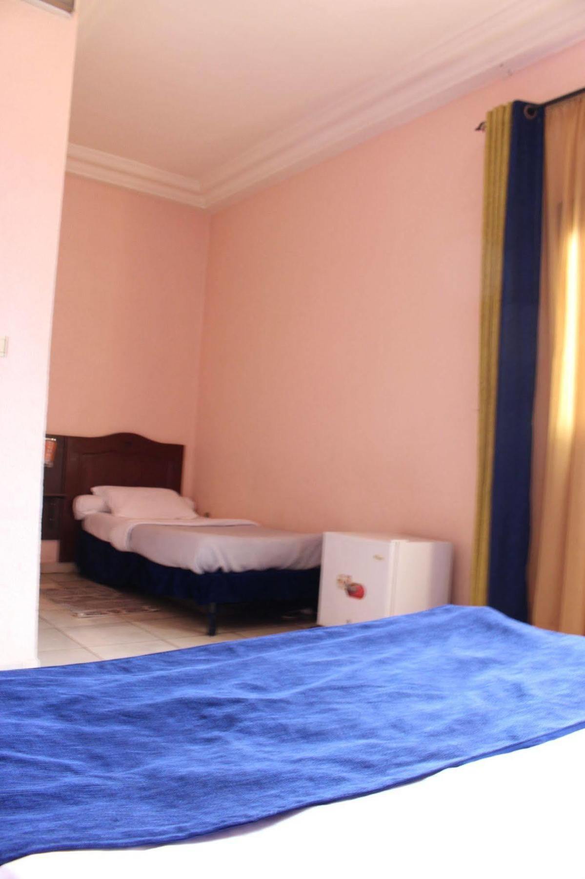 Prestige Hotel Yaounde Bagian luar foto