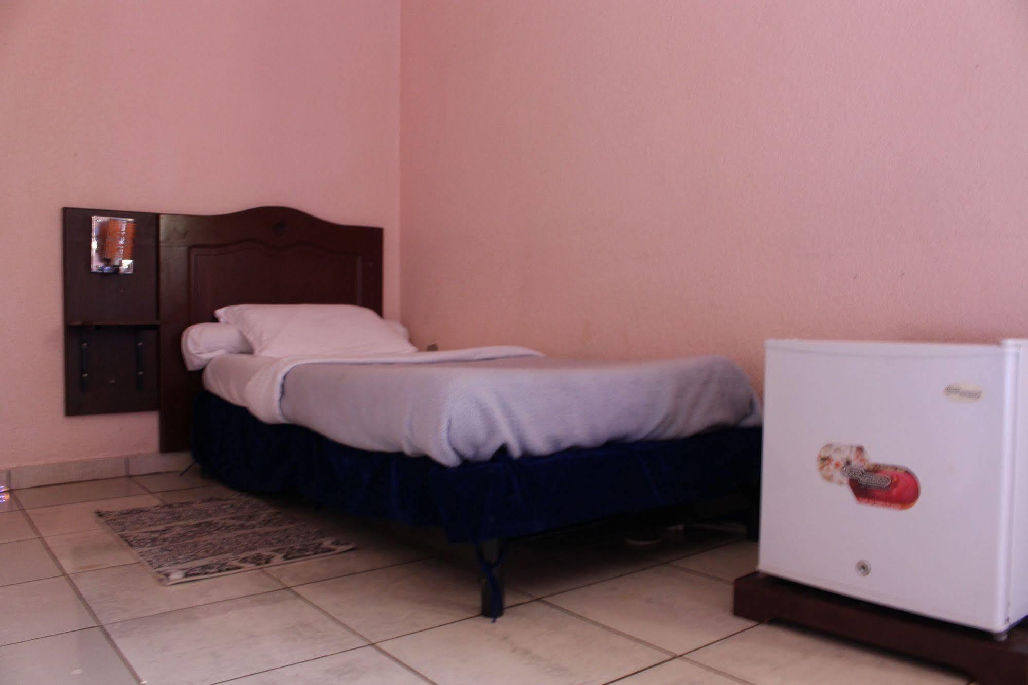 Prestige Hotel Yaounde Bagian luar foto