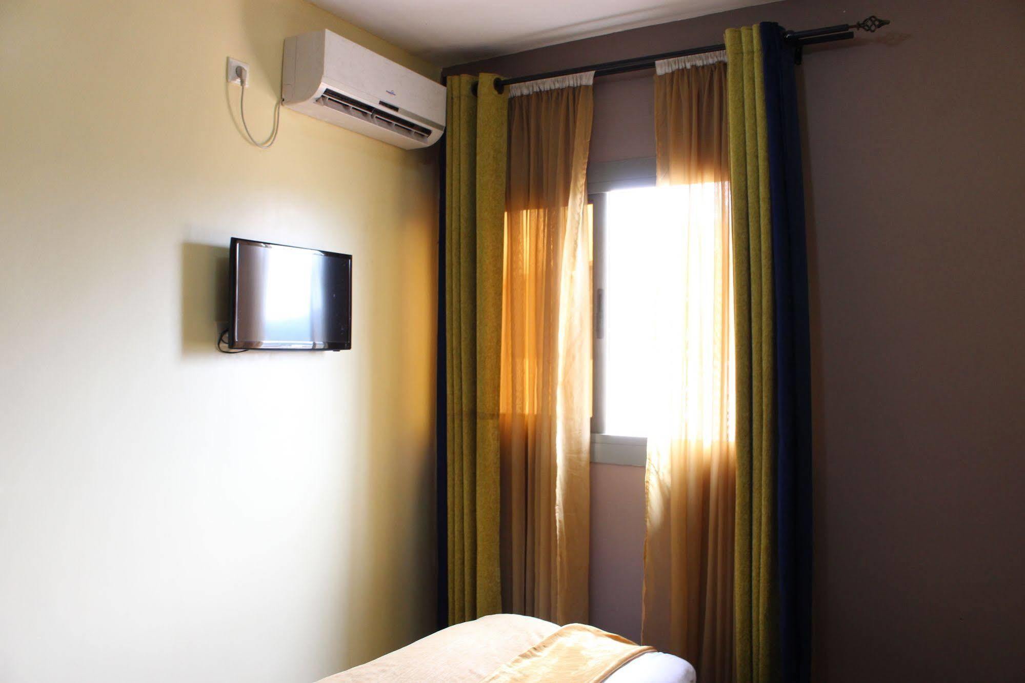 Prestige Hotel Yaounde Bagian luar foto